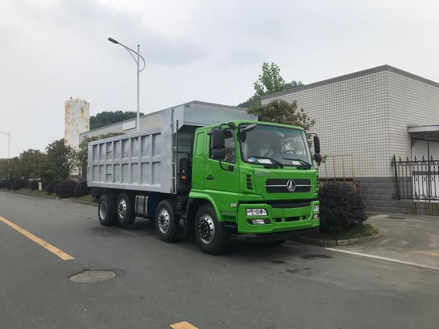 航天万山超龙8x2带中置气囊悬浮桥自卸车
