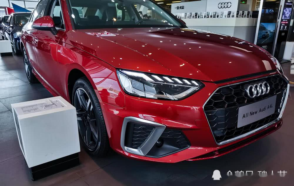 2020款奥迪a4l红色版到店符合少女的气质中控屏或成遗憾