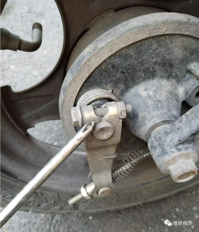 电动车鼓刹失灵,疑难杂症解析,遇到这种情况不用修,直接换新件!