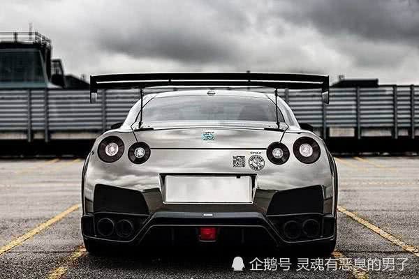 战神gtr:它来了,它来了百分之95男生热爱的低趴日产战神gtr