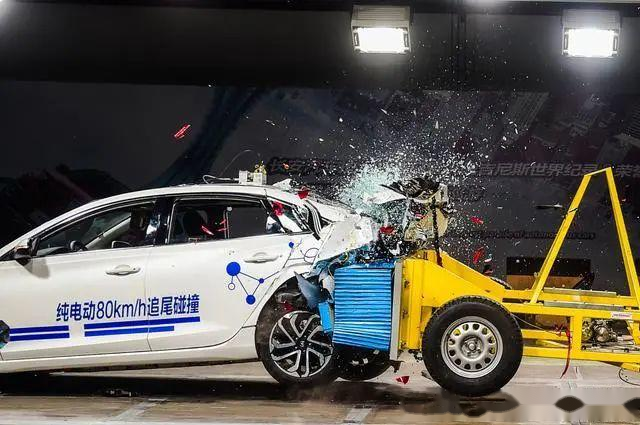 也不是中汽研(c-ncap),而是长安自家的汽车碰撞实验室,其被认定为"