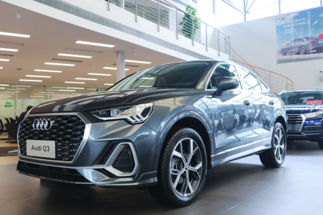 全新奥迪q3轿跑到店轴距近27米配quattro四驱全景影像