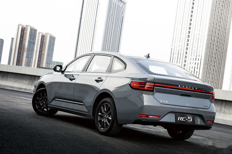 新宝骏rc-5车身颜色-车灯-车身-易车