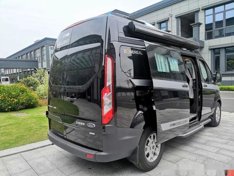 710上海房车会景宴房车来袭v90车型首秀上海