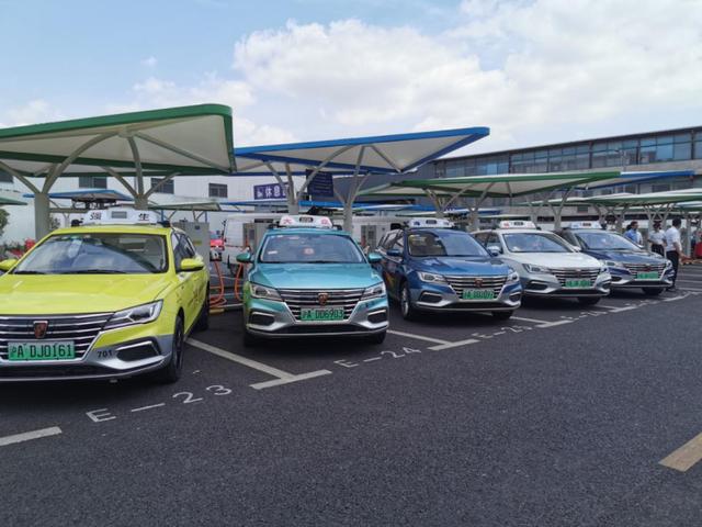 当健康舱加入沪上出租车荣威为你的出行保驾护航