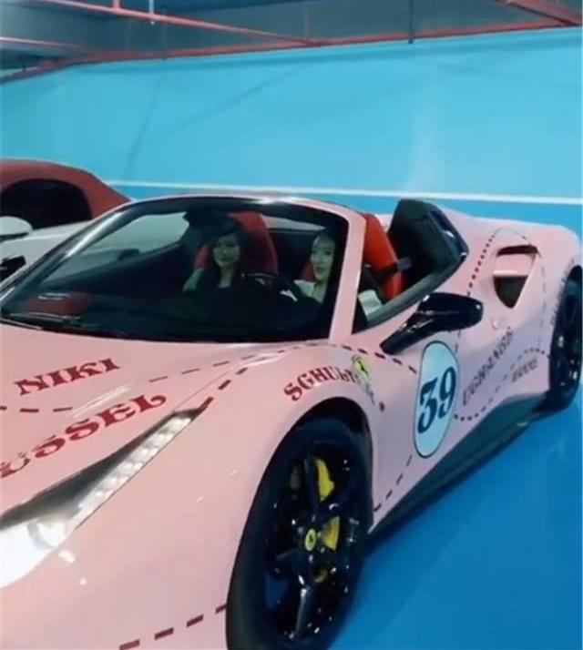 少女粉法拉利488落地400万女车主还是90后