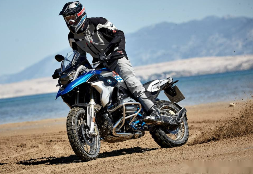 想去西藏摩旅要选择辆什么样的摩托车准备出门的摩友来看看