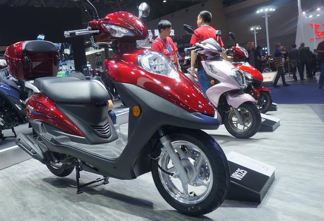 平平无奇代步车重110kg座高740mm国四电喷发动机66千瓦