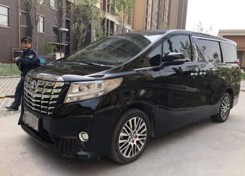 大街上面包车那么多,为什么很少见到黑色?老司机表示:造了怕没人买