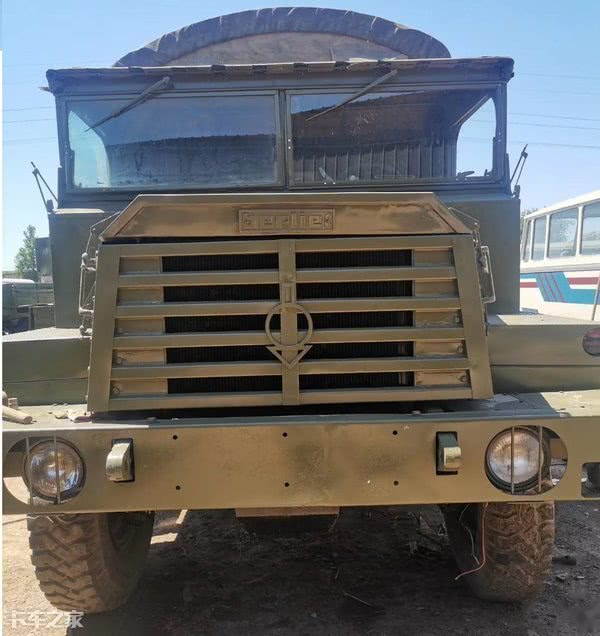 实拍43年前的贝利埃gbc 8kt军车,曾服役国内军队,保有量极少