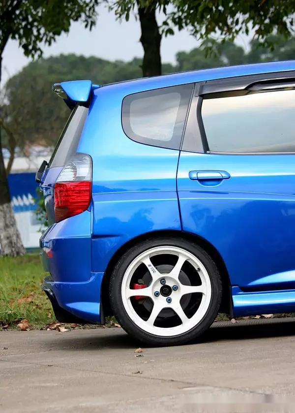 好事成双俩宽体飞度改装本田k20a红头