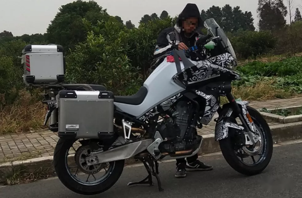 钱江qjmotor750adv曝光