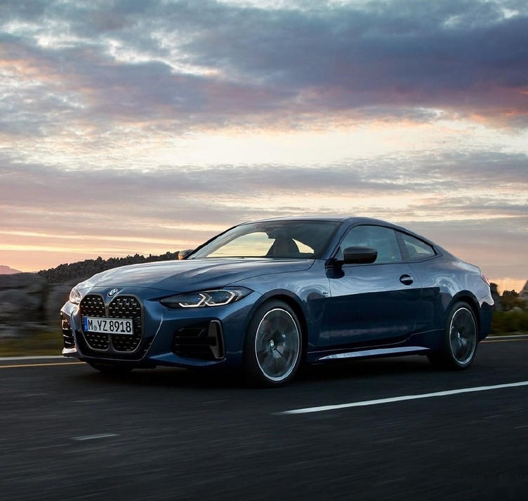 全新宝马m440i超大双肾格栅近看很精致