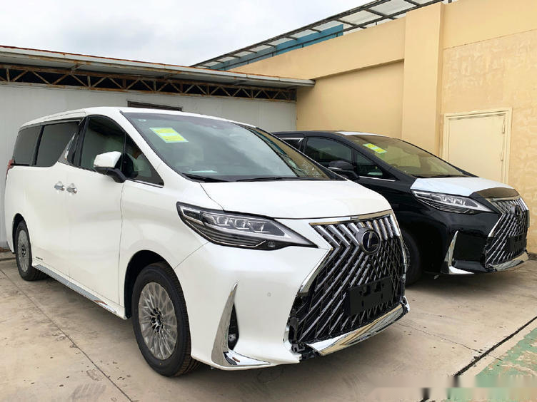 顶级豪华mpv雷克萨斯lm300h四座御世版实车
