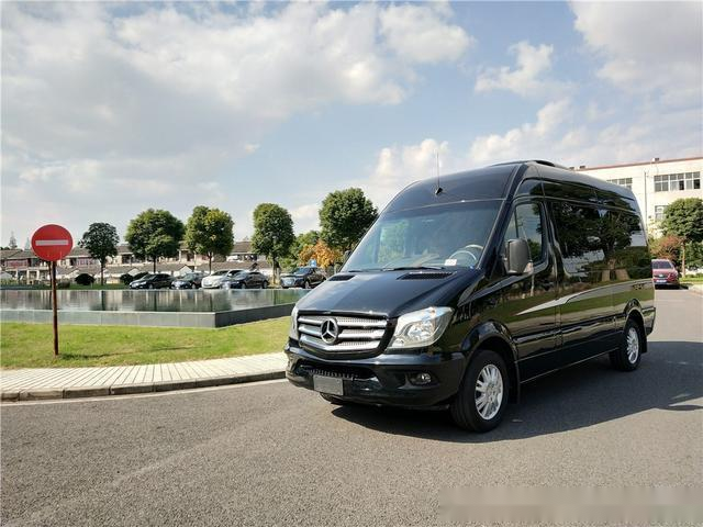 奔驰"斯宾特"2019款展厅促销