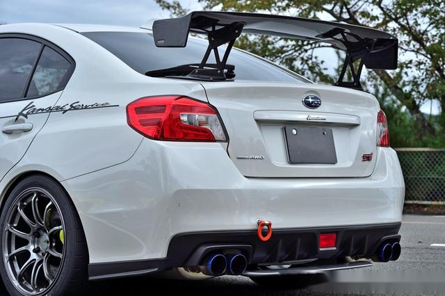 对于试驾这台改装版的斯巴鲁ej20我们的看法如下