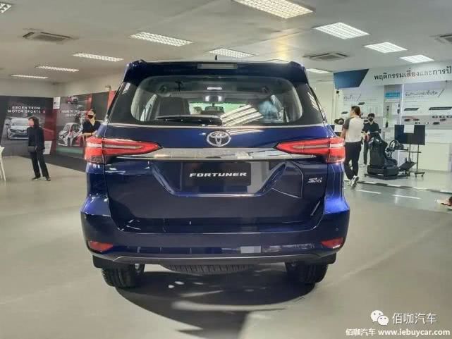 30万就能入手的进口丰田硬派suv 2021款丰田fortuner进店实拍 颜值更