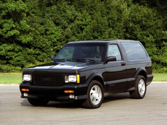 八十年代这个时期另一个推出肌肉皮卡的则是克莱斯勒道奇品牌,这时期