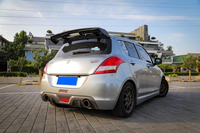 是雨燕s?不,是铃木速翼特