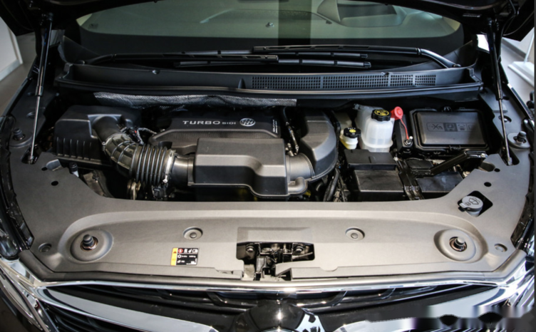 0t发动机,匹配8速自动变速箱,最大功率为185kw,峰值扭矩390n.m.