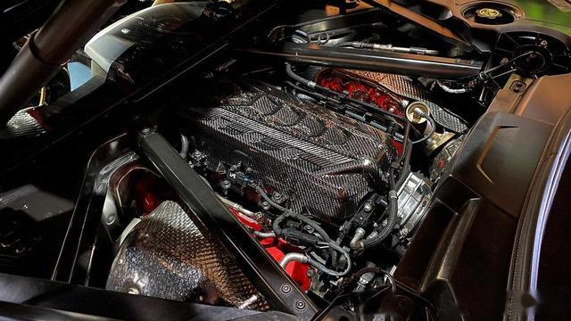 2020款雪佛兰科尔维特c8碳纤维发动机饰盖现已上市