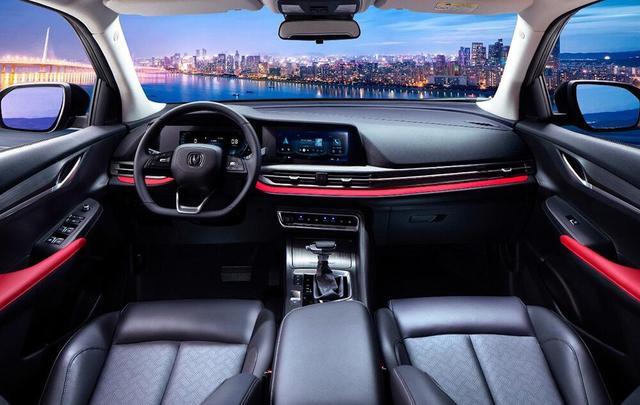 近日,长安汽车官方发布了一组旗下新款suv车型cs55 plus蓝鲸版的内饰