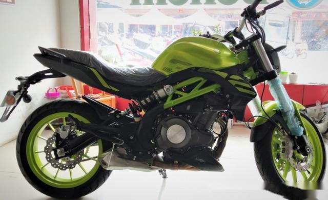 贝纳利轻量级街跑双缸8气门滑动离合极速170kmh298万