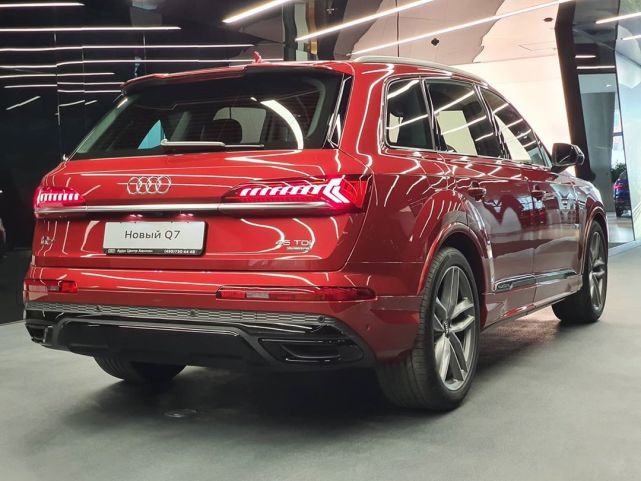 典雅又运动的风格 新款奥迪q7实车