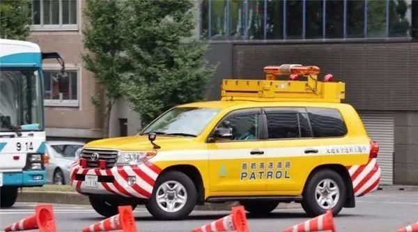 土豪说陆巡就是工具车看来在日本用的更多