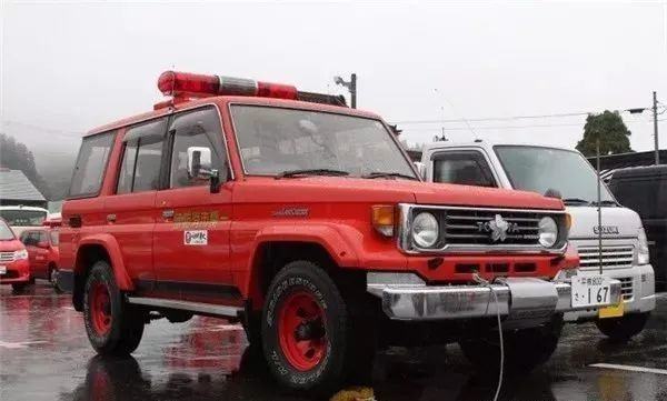 土豪说陆巡就是工具车看来在日本用的更多