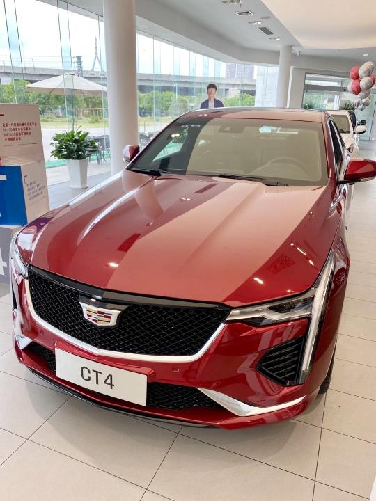 25岁女生入手的第一台车凯迪拉克ct4真香