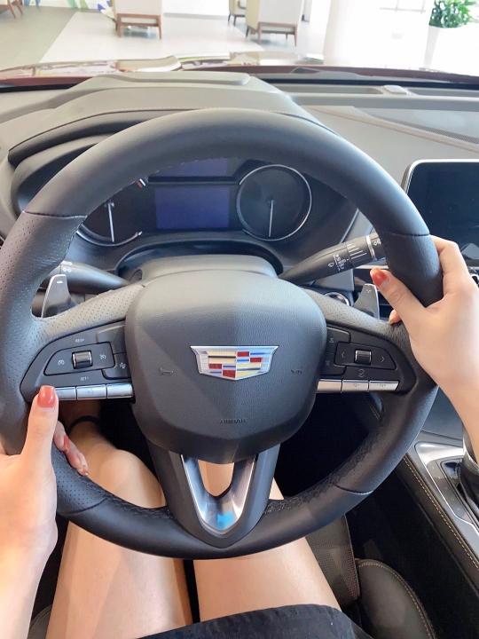 25岁女生入手的第一台车凯迪拉克ct4真香