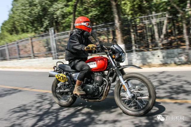 我想,休闲轻松的驾驶,才是鑫源给sixdays500的设定,它适合的并不是我