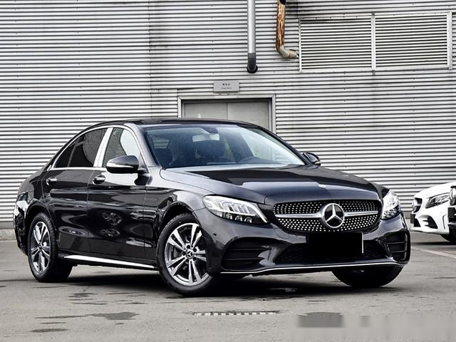 30万出头的奔驰c200l,1.5t 9at,月薪3000养得起?_易车