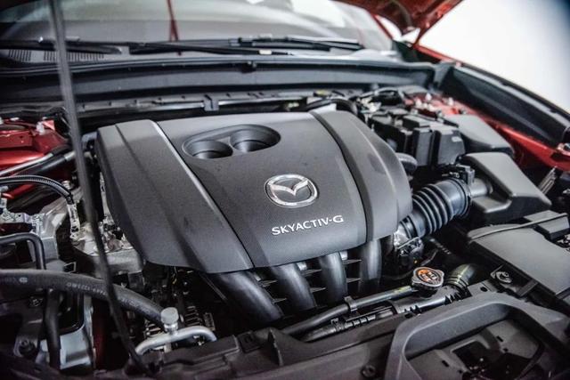u1s1,cx-30的发动机舱真的整洁和新一代马自达3一样,cx-30同样搭载了