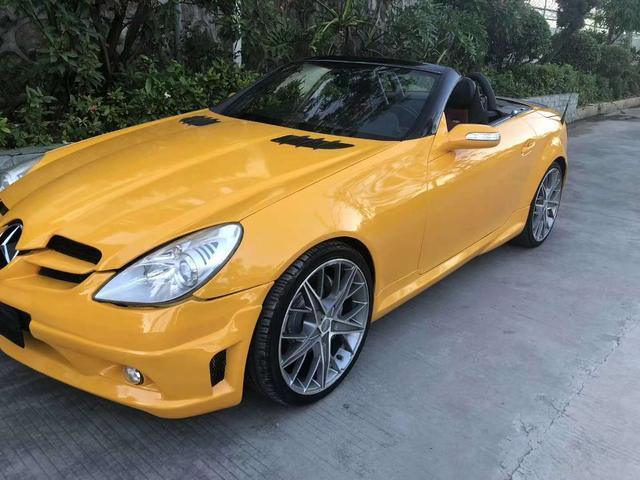 10年奔驰slk55售价11万增添了更多专业竞赛元素与乐趣