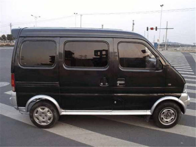 黑色系汽车那么多为啥没人开黑色面包车老司机你敢开就直接送你