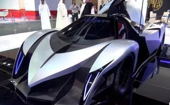 迪拜王子一辆价值5亿的超跑自己不舍得开却大方借给成龙拍电影