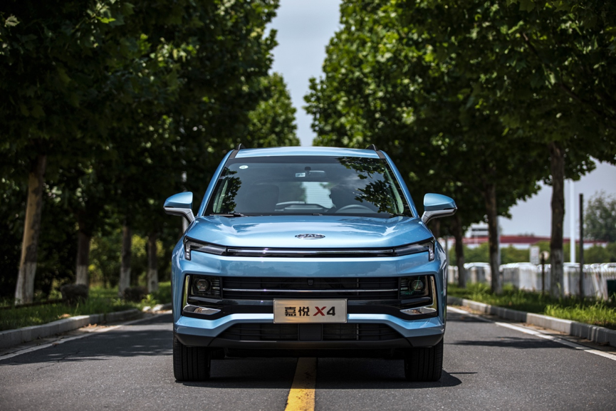 628万元898万元江淮嘉悦x4正式上市首推精英型