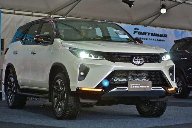 硬派的造型新款丰田fortuner实车