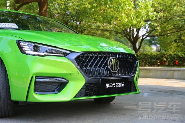 试驾第三代名爵615t芯动力7挡双离合变速器