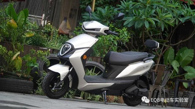实用至上3399元的雅迪锐骏电动摩托车测评