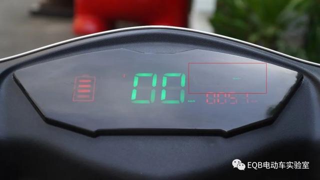 实用至上3399元的雅迪锐骏电动摩托车测评