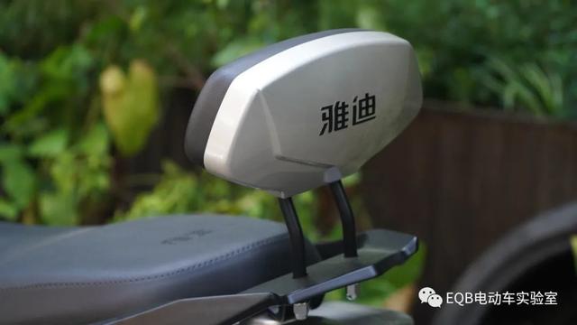 实用至上3399元的雅迪锐骏电动摩托车测评