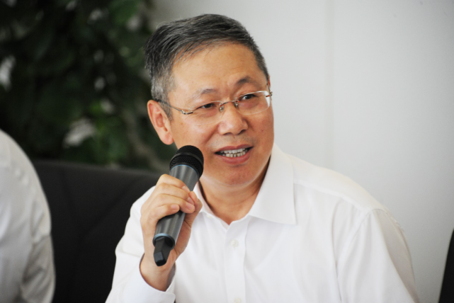 (胡汉杰作解放工作汇报)(张国华代读耿昭杰《贺信》)原一汽集团董事长