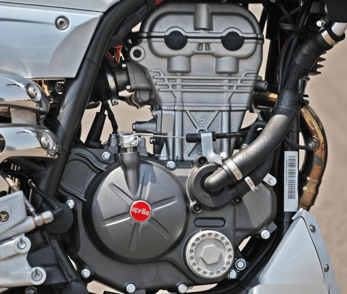 3千瓦阿普利亚cr150搭载了一台四冲程电喷水冷四气门发动机,排量为150