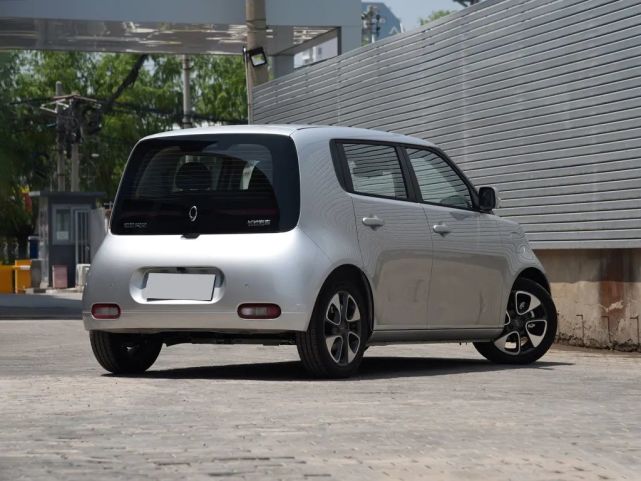 呆萌女神座驾欧拉白猫预售758万起续航达401km