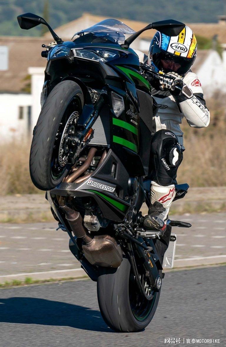 "百变新君"2020款川崎ninja 1000sx试驾心得