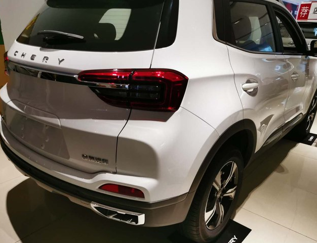 2020款奇瑞瑞虎5x到店下周上市白色涂装很大气配自适应巡航