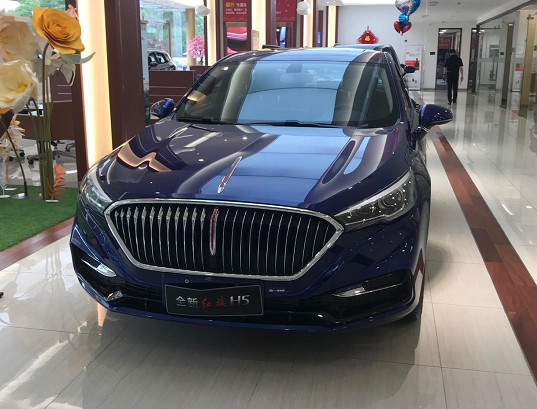 2020款红旗h5到店青川蓝色车身很大方配bose音响64色氛围灯